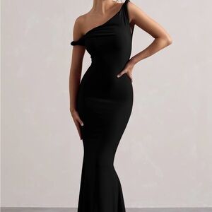 Chic One-Shoulder Black Dress